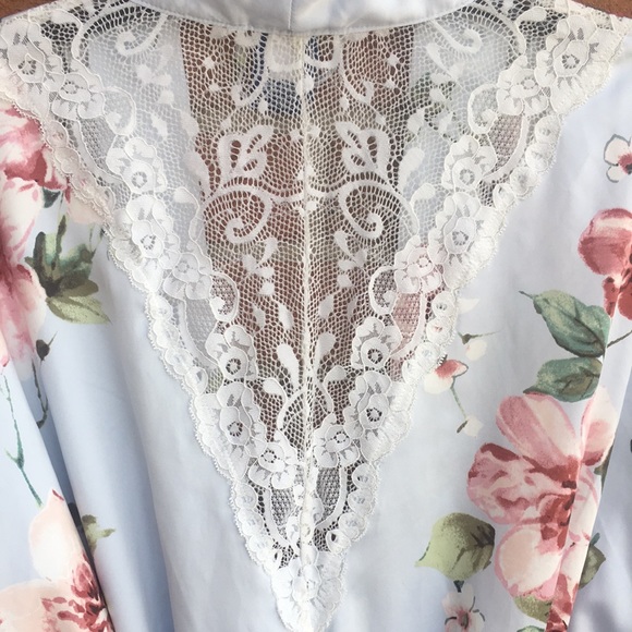 Apt. 9 Floral Satin Lace Accent Belted Wrap Robe size Medium - Picture 3 of 16
